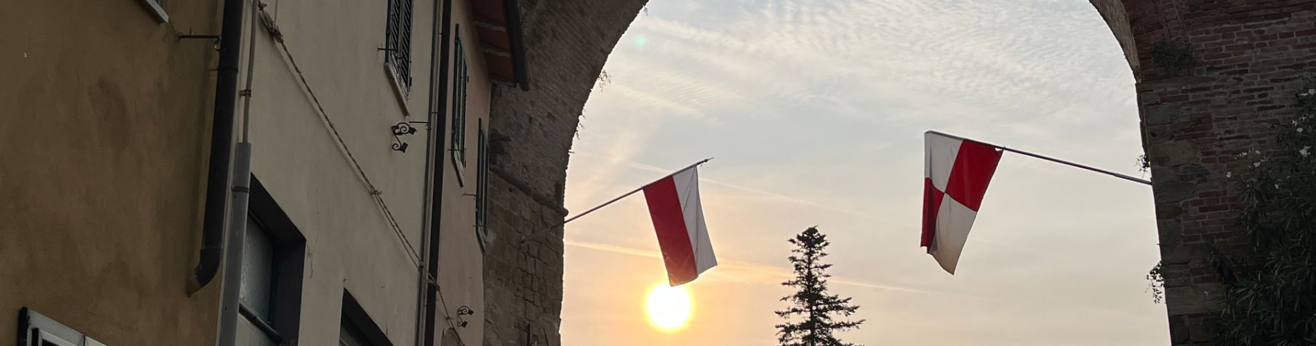 Arco di Castruccio e Poggio di Rocca