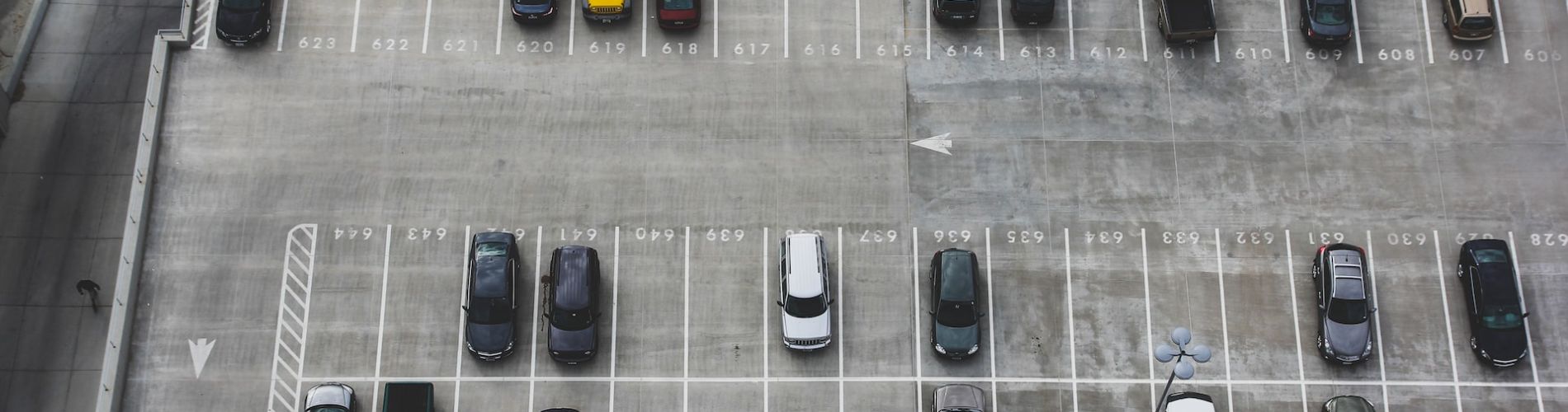 parcheggio visto dall'alto